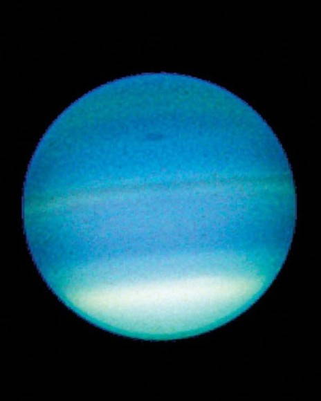 Dois satélites foram descobertos em Urano